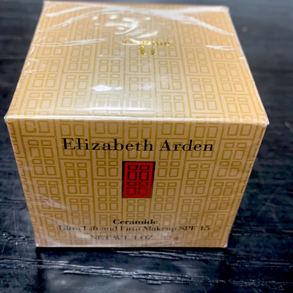 Elizabeth Arden Ceramide Foundation